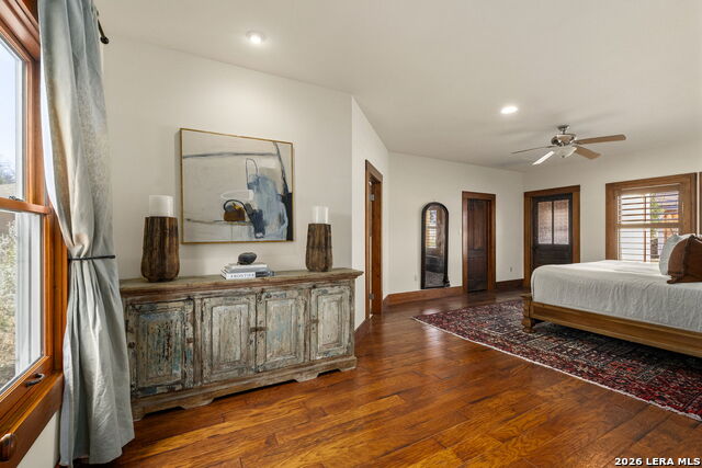 Image 21 of 47 For 107 High Street