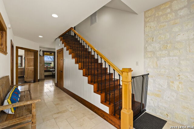 Image 28 of 47 For 107 High Street