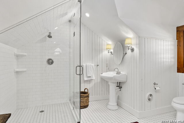 Image 32 of 47 For 107 High Street