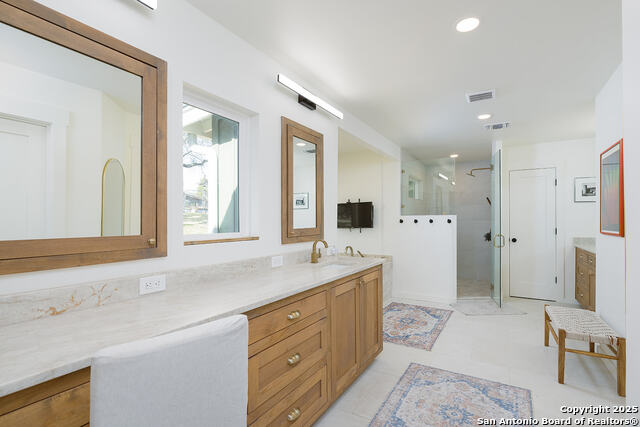 Image 11 of 25 For 119 B Mountain Top Trl