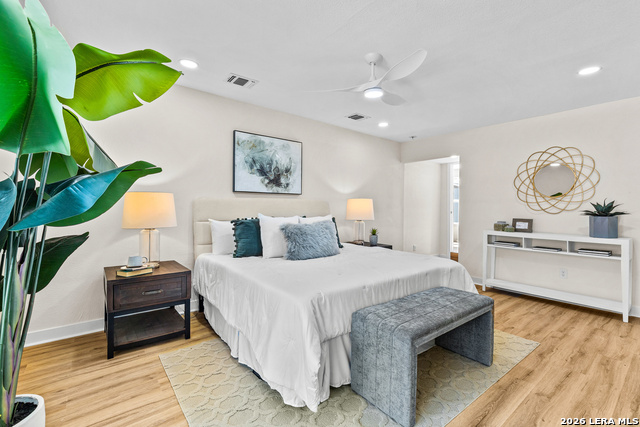 Image 16 of 33 For 534 Brightwood Pl