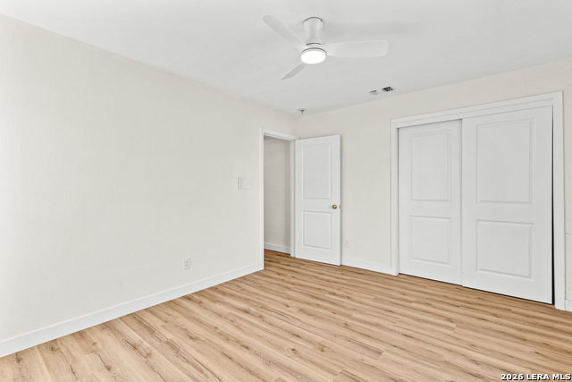 Image 23 of 33 For 534 Brightwood Pl