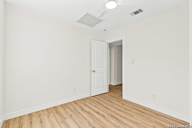 Image 25 of 33 For 534 Brightwood Pl