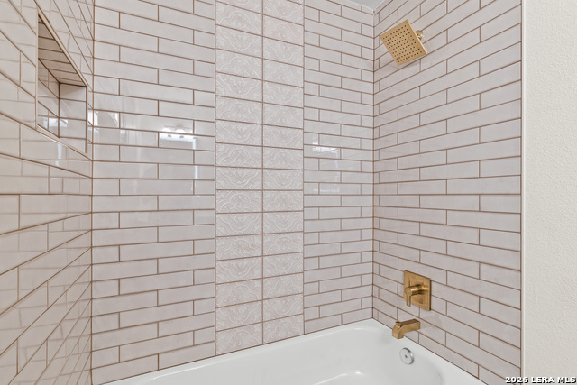 Image 27 of 33 For 534 Brightwood Pl