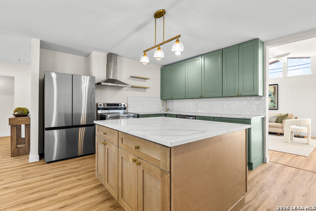 Image 8 of 33 For 534 Brightwood Pl