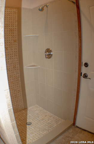 Image 23 of 53 For 201 Abrego Lake