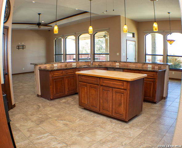 Image 7 of 53 For 201 Abrego Lake