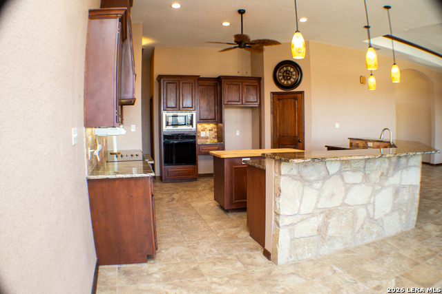 Image 8 of 53 For 201 Abrego Lake