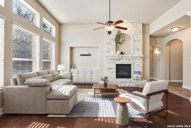 Image 11 of 52 For 1002 Gazania Hill