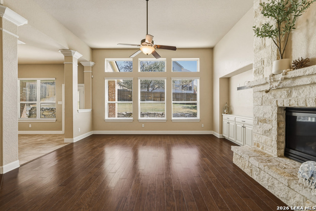 Image 13 of 52 For 1002 Gazania Hill