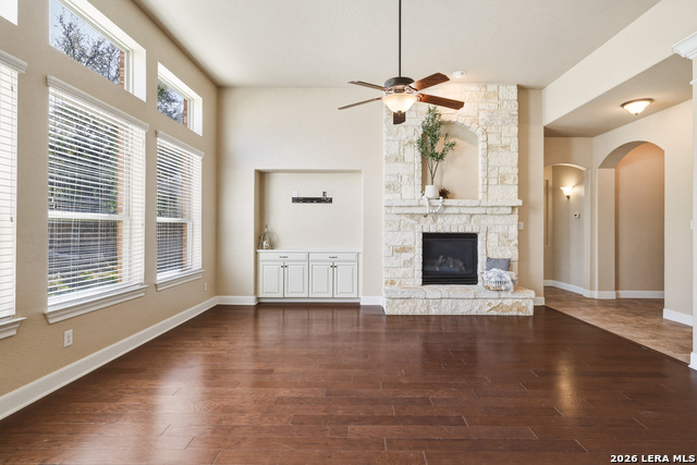 Image 14 of 52 For 1002 Gazania Hill