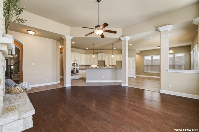 Image 15 of 52 For 1002 Gazania Hill