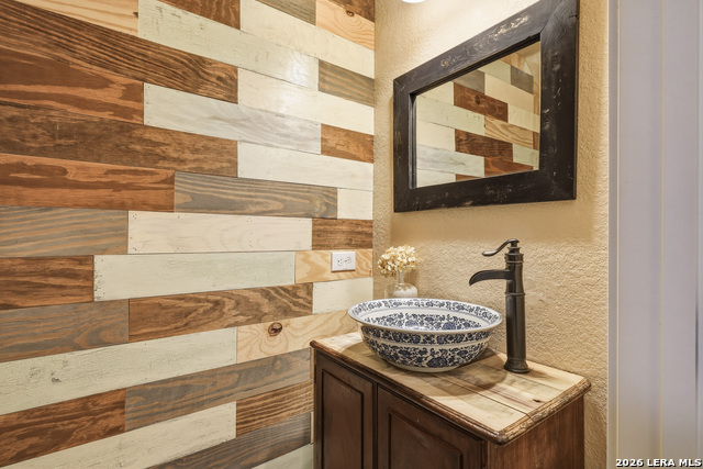 Image 22 of 52 For 1002 Gazania Hill