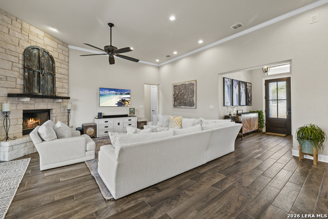 Image 9 of 41 For 431 Hidden Springs