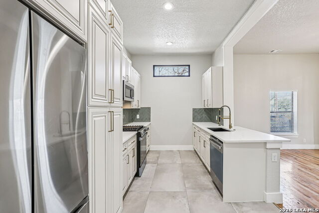 Image 12 of 29 For 826 Dawson  