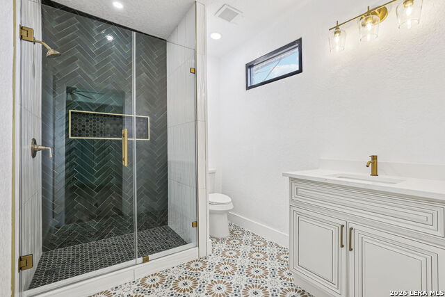 Image 23 of 29 For 826 Dawson  