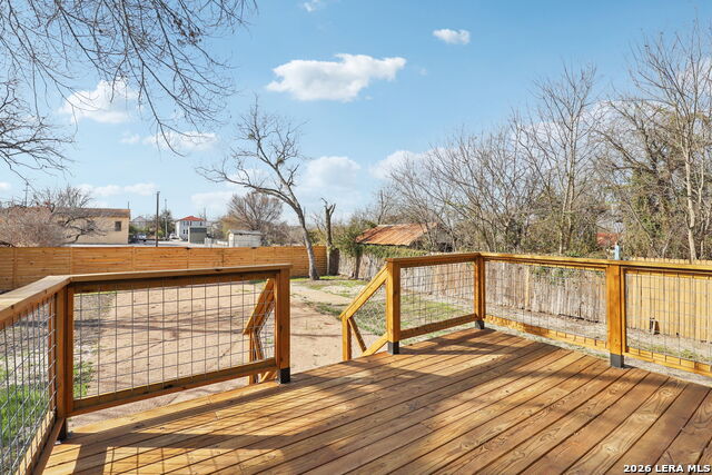 Image 24 of 29 For 826 Dawson  