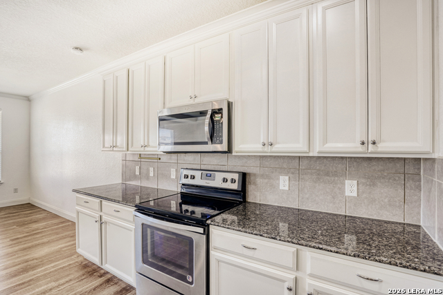 Listing photo id 8 for 7231 Capricorn Way