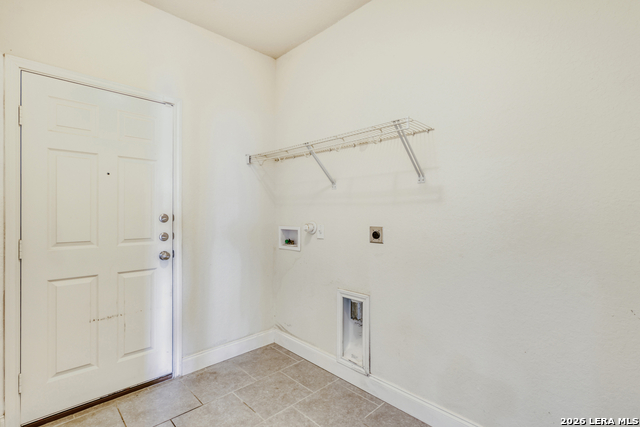 Listing photo id 3 for 7231 Capricorn Way