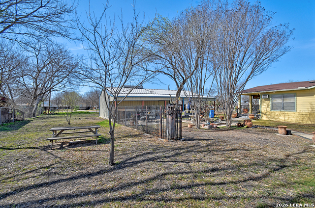 Image 21 of 22 For 2740 Churchill