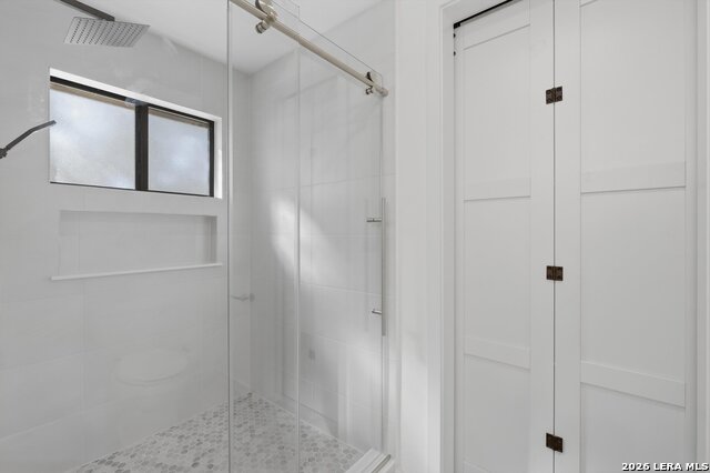 Image 21 of 25 For 802 Sherman Oak