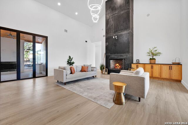 Image 10 of 52 For 109 Upper River Place