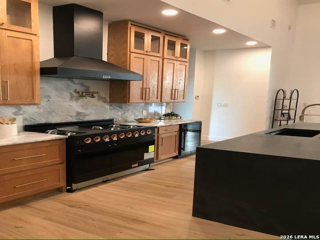 Image 14 of 52 For 109 Upper River Place