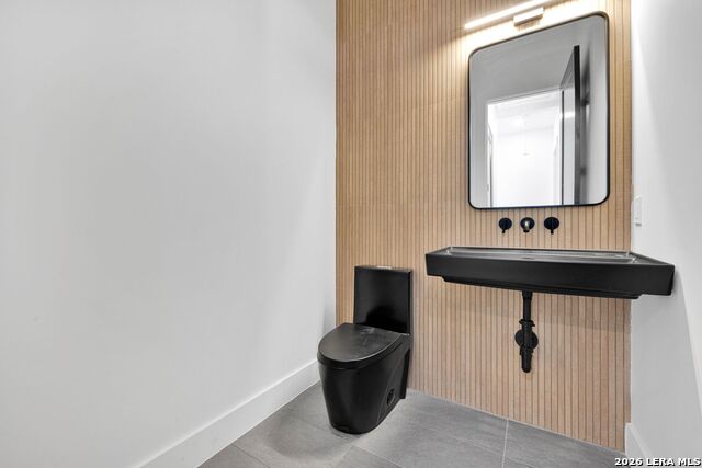 Image 21 of 52 For 109 Upper River Place