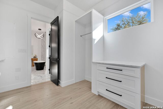 Image 32 of 52 For 109 Upper River Place