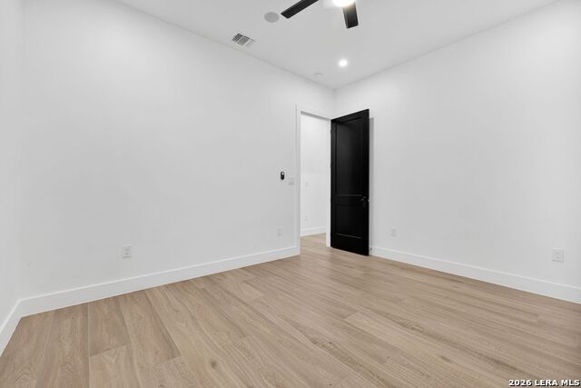 Image 37 of 52 For 109 Upper River Place