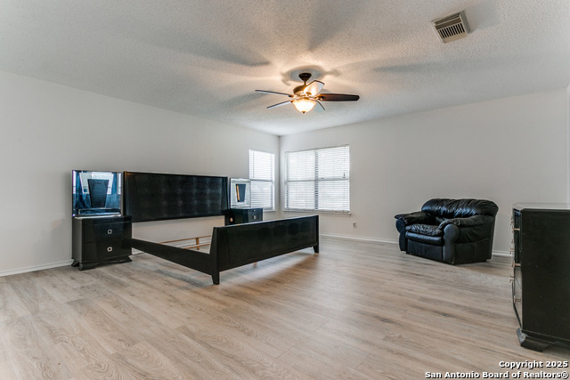 Image 17 of 27 For 13502 Hickory Tavern