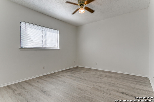 Image 22 of 27 For 13502 Hickory Tavern