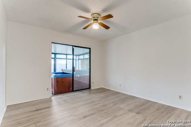 Image 23 of 27 For 13502 Hickory Tavern