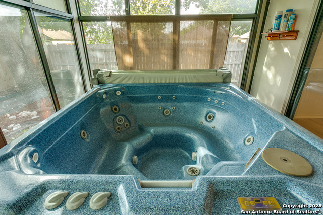 Image 24 of 27 For 13502 Hickory Tavern