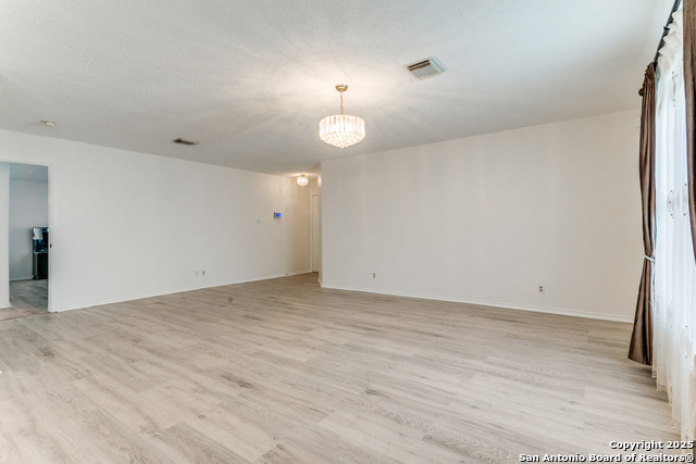 Image 4 of 27 For 13502 Hickory Tavern