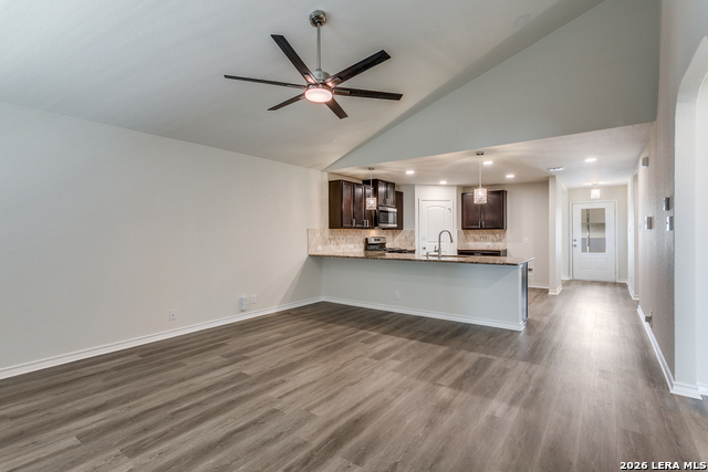 Listing photo id 10 for 2915 Sunset Bend