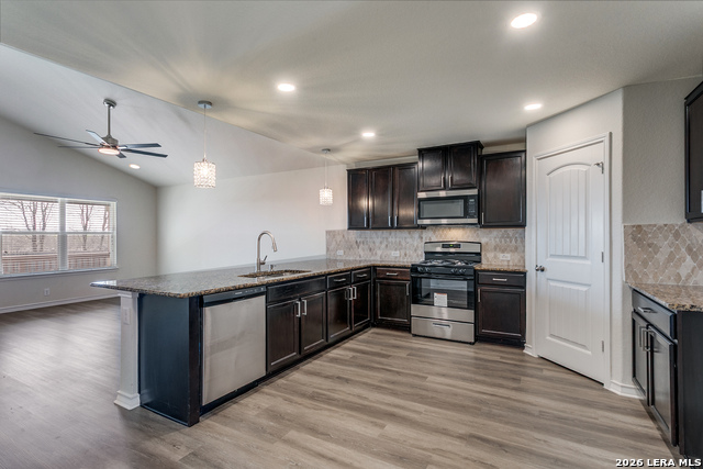 Listing photo id 21 for 2915 Sunset Bend