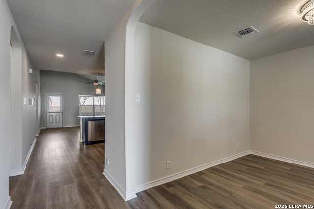 Listing photo id 2 for 2915 Sunset Bend