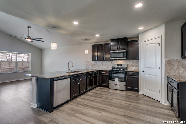 Listing photo id 6 for 2915 Sunset Bend