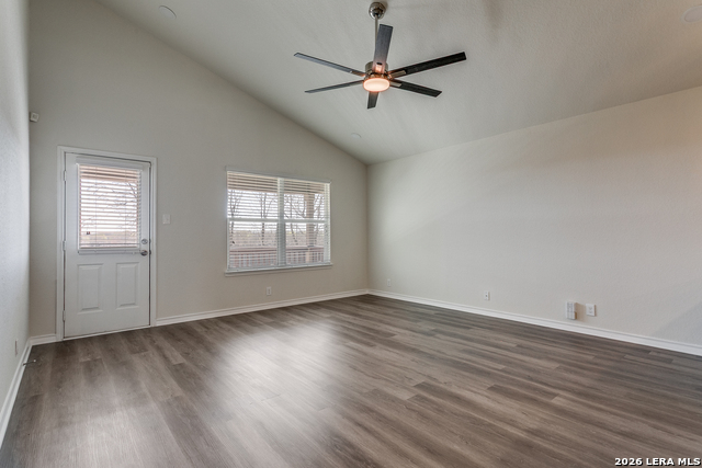 Listing photo id 7 for 2915 Sunset Bend