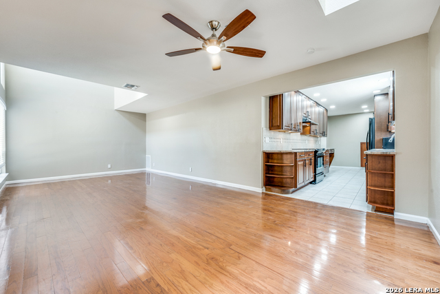 Image 10 of 25 For 201 Craig W Apt N