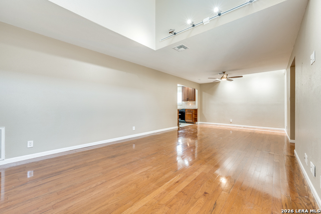 Image 8 of 25 For 201 Craig W Apt N