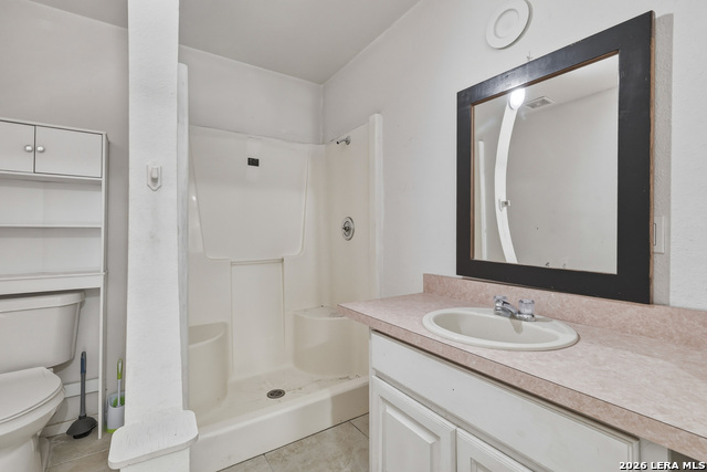 Image 18 of 50 For 17896 Pleasanton Rd