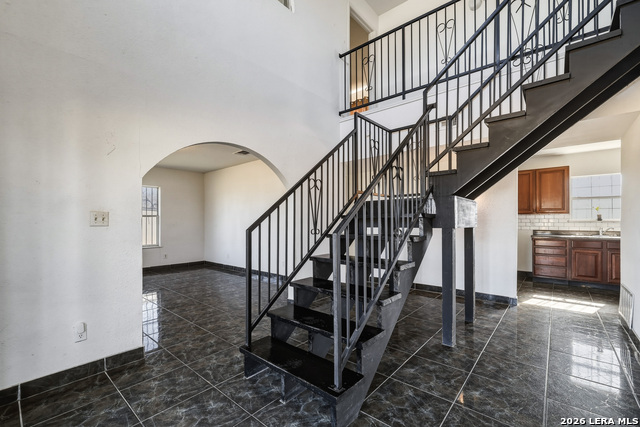 Image 3 of 50 For 17896 Pleasanton Rd