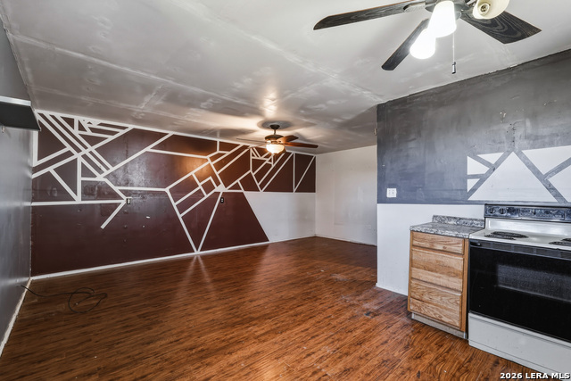 Image 38 of 50 For 17896 Pleasanton Rd