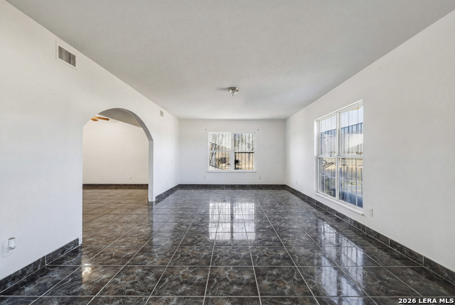 Image 4 of 50 For 17896 Pleasanton Rd