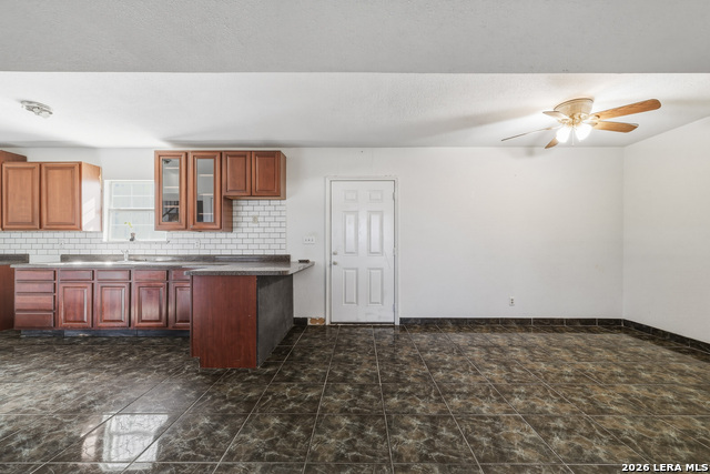 Image 6 of 50 For 17896 Pleasanton Rd