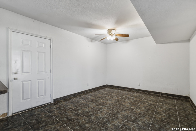 Image 7 of 50 For 17896 Pleasanton Rd