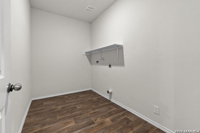 Image 21 of 29 For 4021 Lilac Path