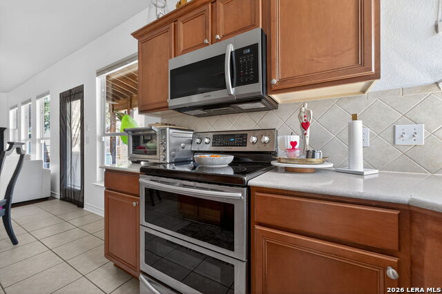 Image 18 of 50 For 26002 Meadowlark Bay